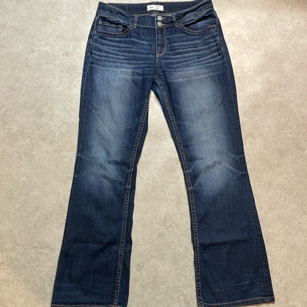 BKE women’s Stella Slim Fit Low Rise Bootcut denim jeans size 31